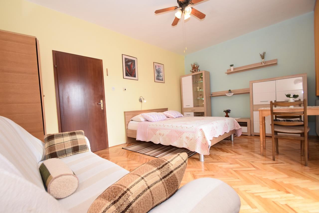 Apartments Mira Starigrad Paklenica Habitación foto