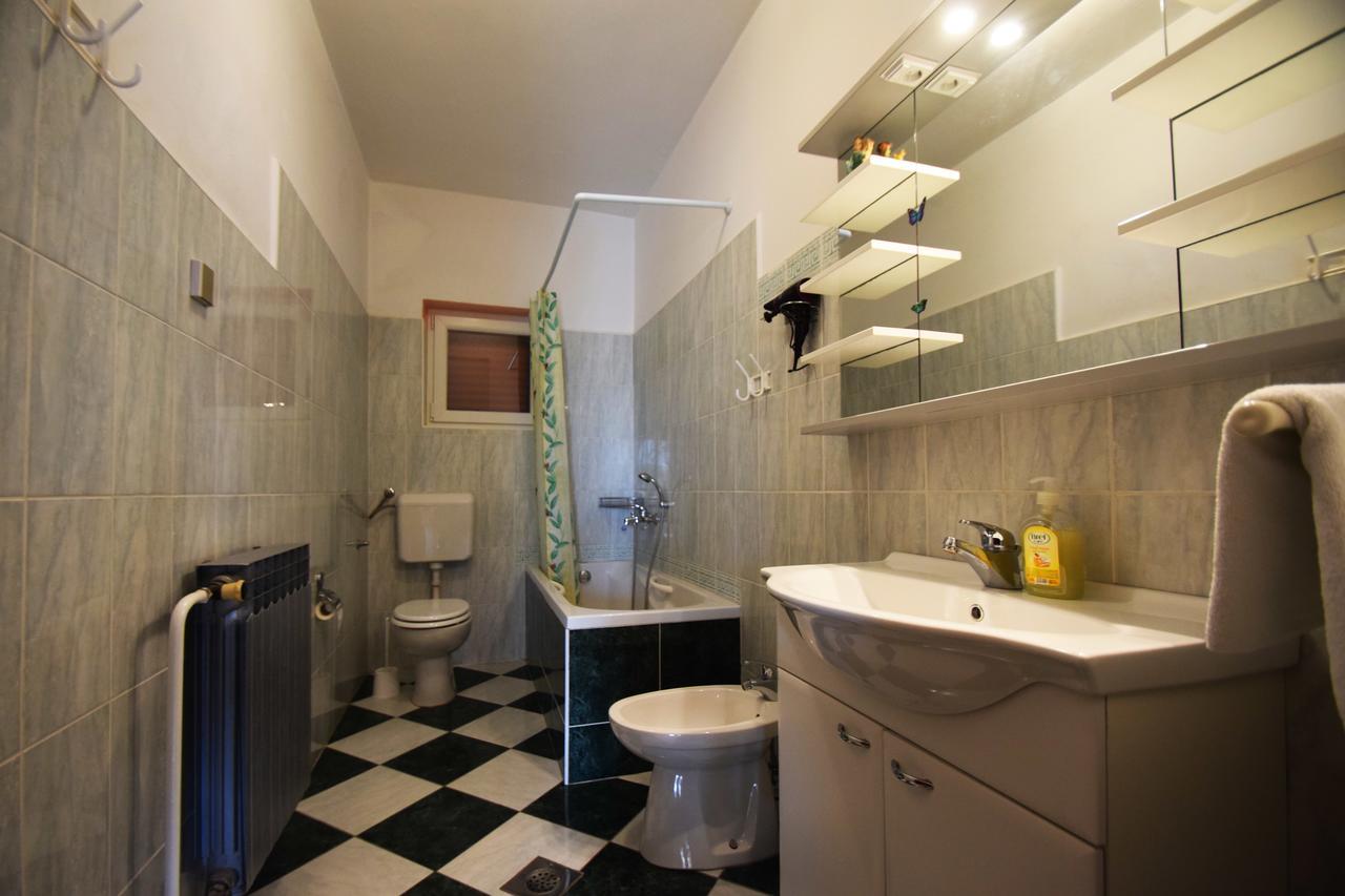 Apartments Mira Starigrad Paklenica Habitación foto