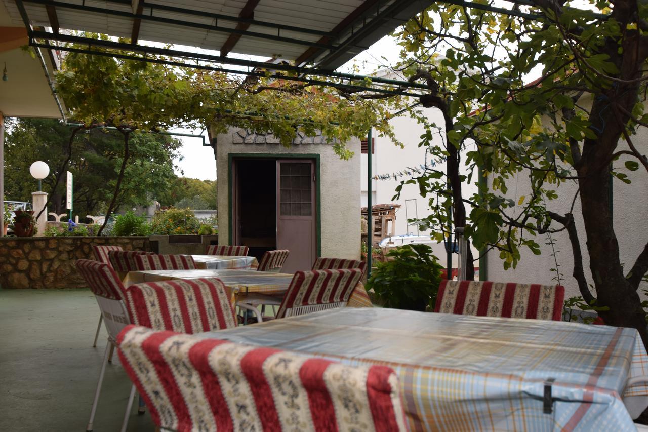 Apartments Mira Starigrad Paklenica Habitación foto